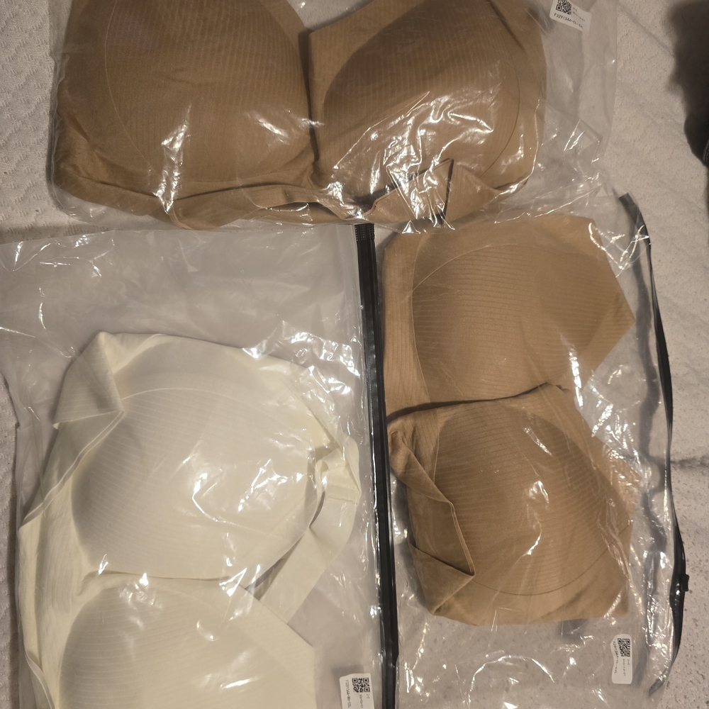 Strapless Adhesive Bra Set in Cream and Nude